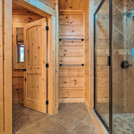 Pigeon Forge Cabin With Brand New Hot Tub And Views! Sevierville Bagian luar foto