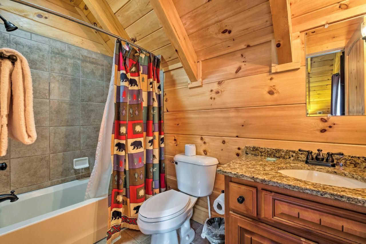 Pigeon Forge Cabin With Brand New Hot Tub And Views! Sevierville Bagian luar foto