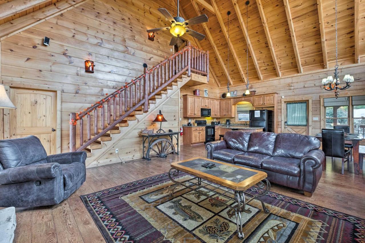 Pigeon Forge Cabin With Brand New Hot Tub And Views! Villa Sevierville Bagian luar foto