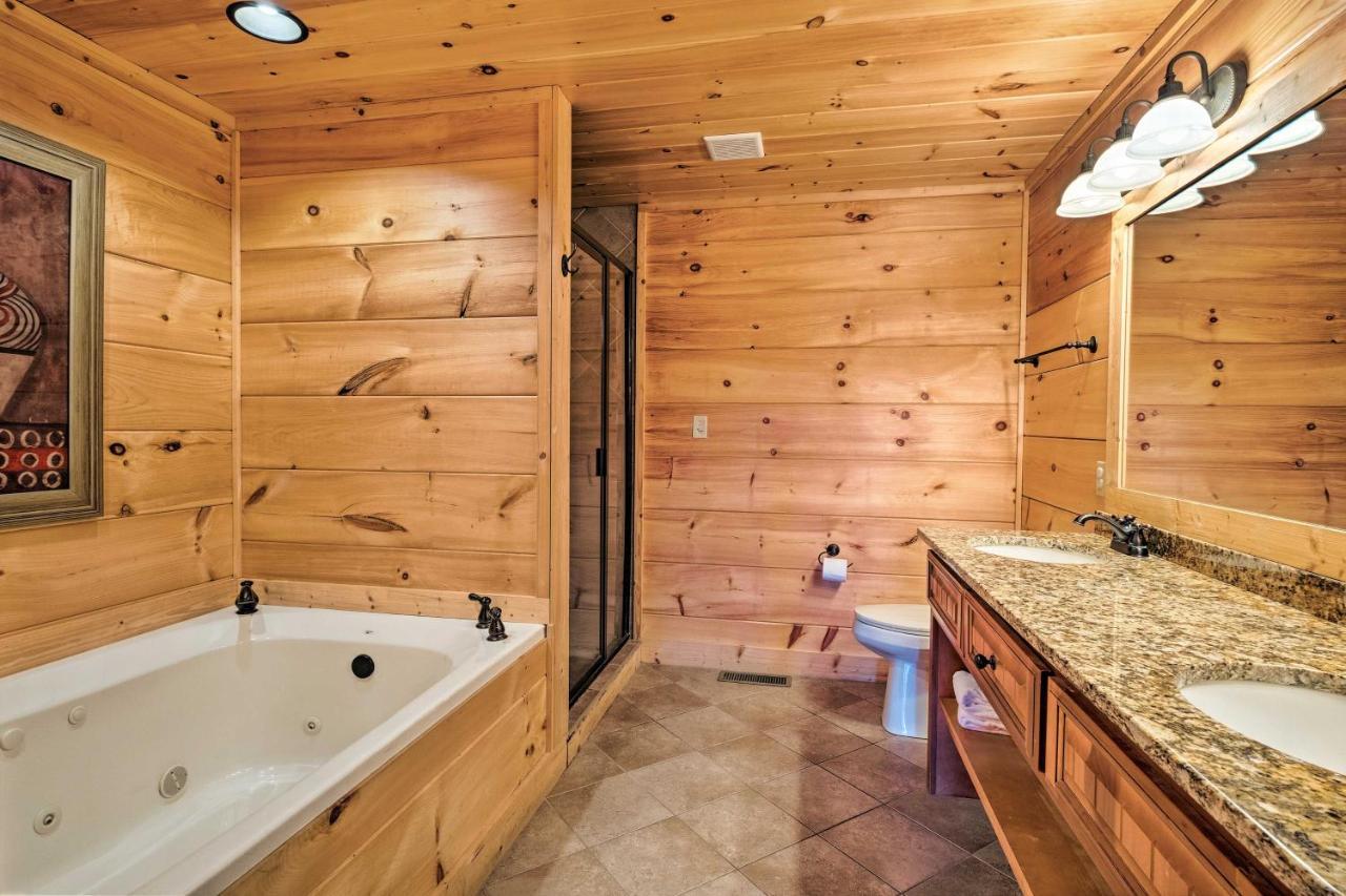 Pigeon Forge Cabin With Brand New Hot Tub And Views! Sevierville Bagian luar foto