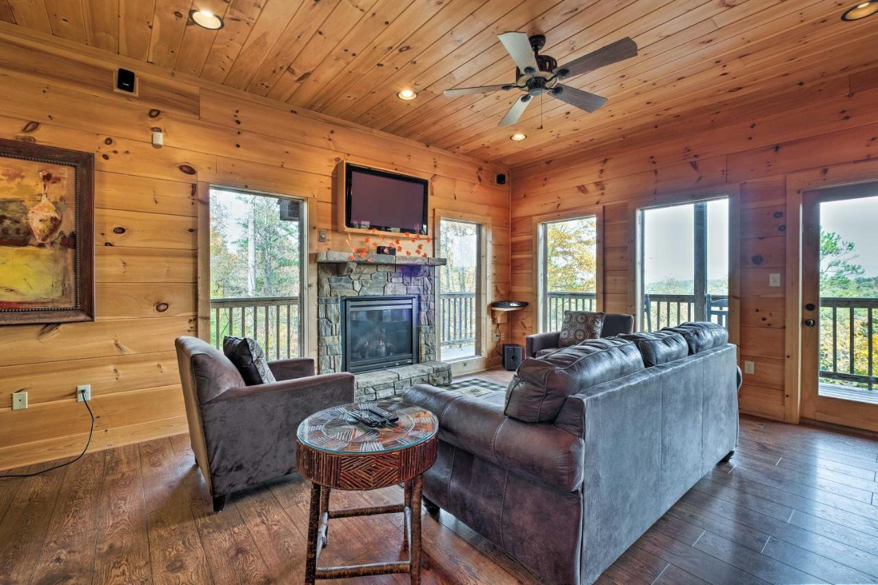 Pigeon Forge Cabin With Brand New Hot Tub And Views! Sevierville Bagian luar foto