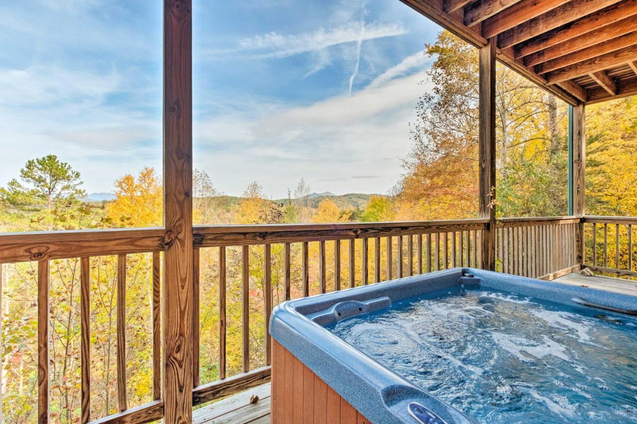 Pigeon Forge Cabin With Brand New Hot Tub And Views! Sevierville Bagian luar foto